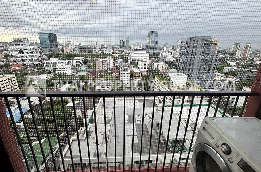 Condominium in Phaholyothin 